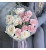 Ароматные белые розы с диантусами 1