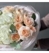 Белая гортензия и кустовая роза Pavlova 4