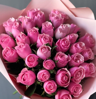 Моно букет Кенийская розовая роза 35шт