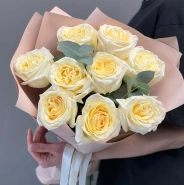 Розы Канделайт с эвкалиптом 9 0