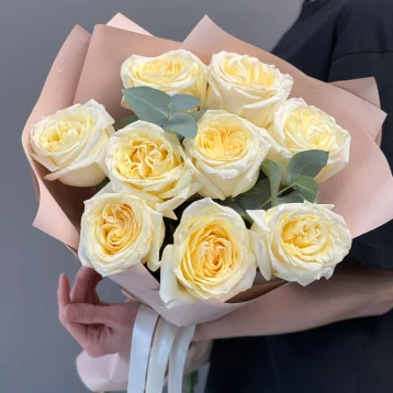 Розы Канделайт с эвкалиптом 9