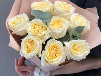 Розы Канделайт с эвкалиптом 9