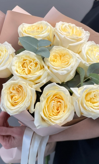 Розы Канделайт с эвкалиптом 9