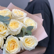 Розы Канделайт с эвкалиптом 9 3