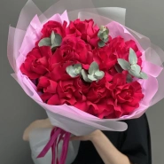 Розы и эвкалипт «Яркая любовь»  2