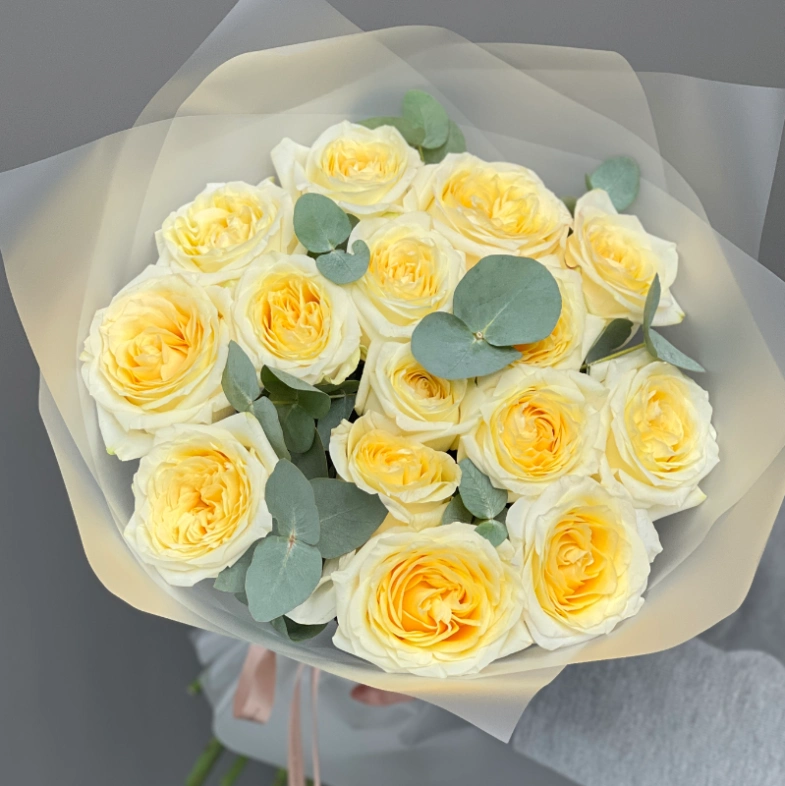 Букет из роз Канделайт с эвкалиптом 15