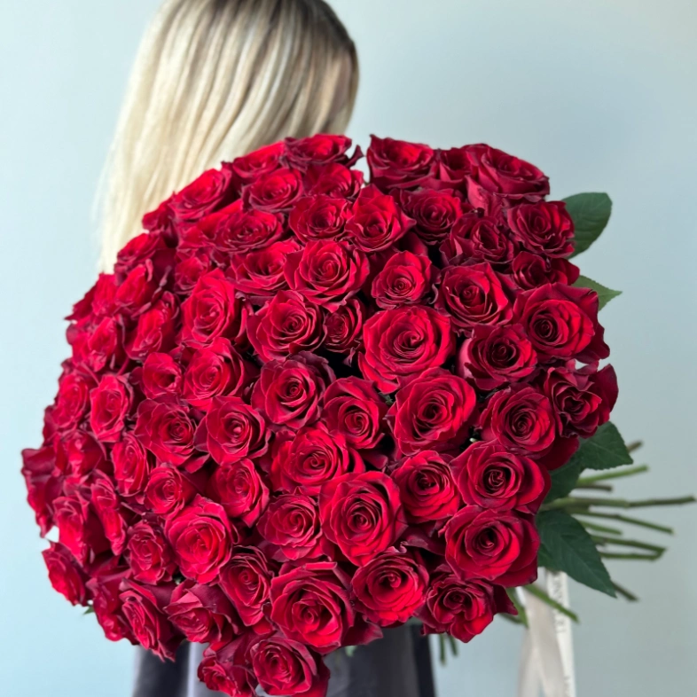 Монобукет 101 красная роза премиум 