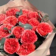 Пионовидные розы Кенди с эвкалиптом 2