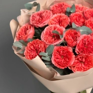 Пионовидные розы Кенди с эвкалиптом 3