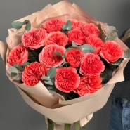 Пионовидные розы Кенди с эвкалиптом 1