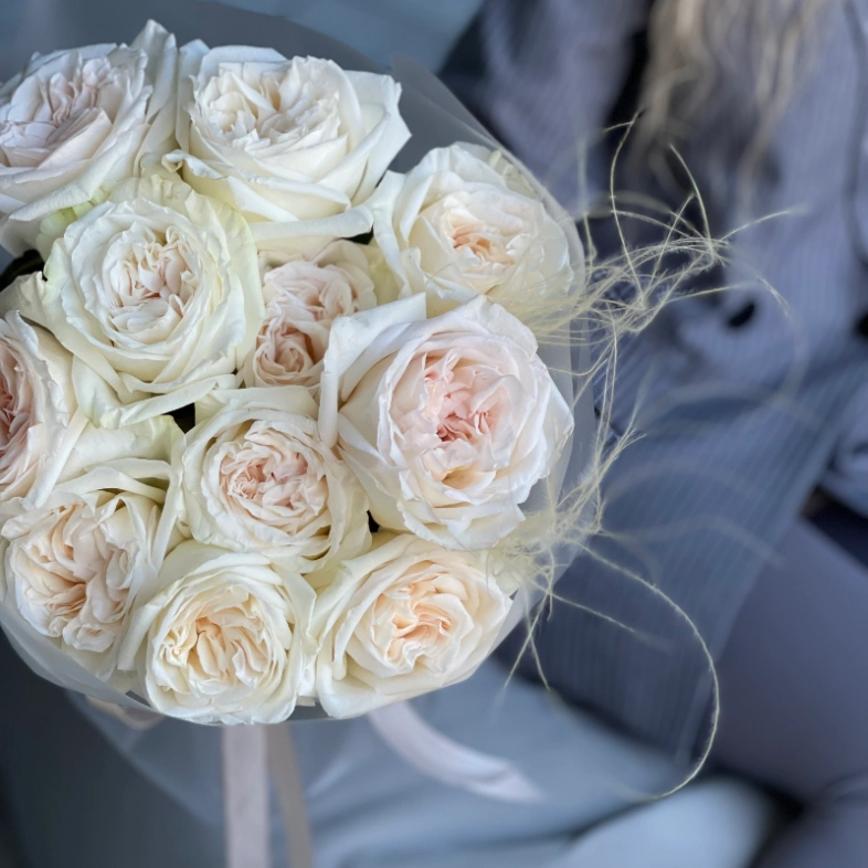 Букет цветов из парфюмированных роз Вайт О,Хара