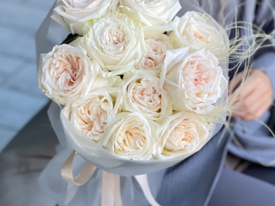 Букет цветов из парфюмированных роз Вайт О,Хара