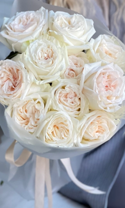 Букет цветов из парфюмированных роз Вайт О,Хара