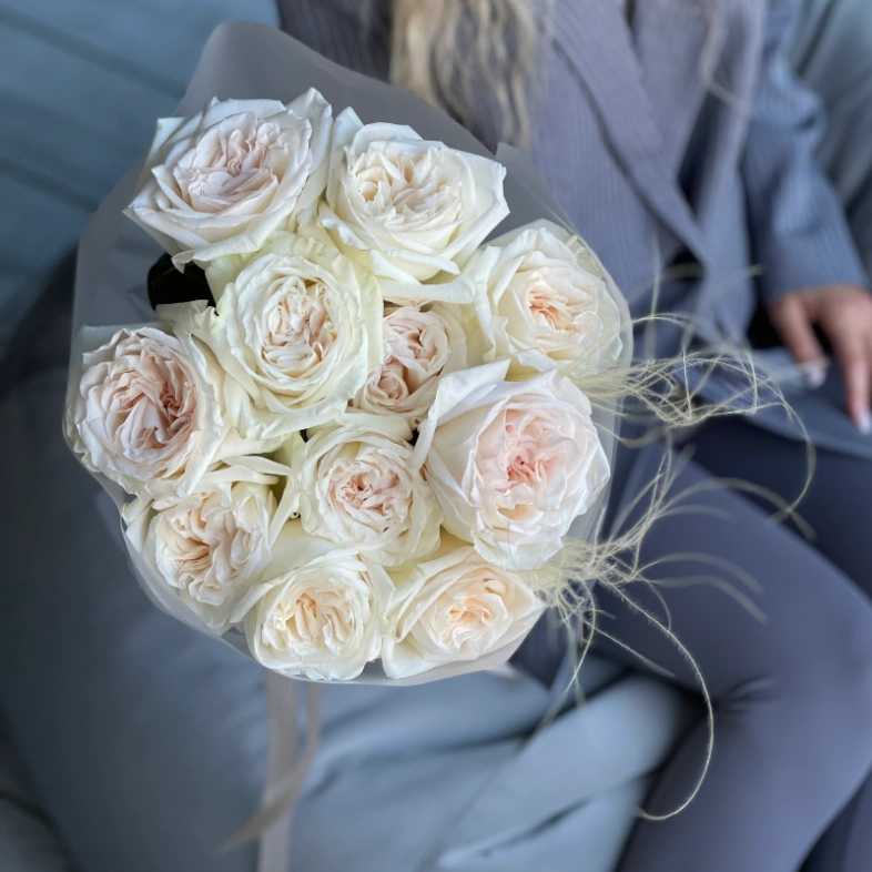 Букет цветов из парфюмированных роз Вайт О,Хара