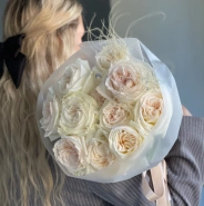 Букет цветов из парфюмированных роз Вайт О,Хара 2