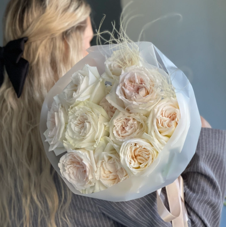 Букет цветов из парфюмированных роз Вайт О,Хара