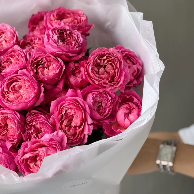 Букет цветов из кустовых роз Джульетта Серайз