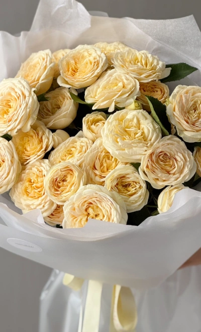 Букет цветов из кустовых роз «Изабелла» 7шт