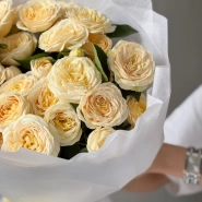 Букет цветов из кустовых роз «Изабелла» 7шт 2