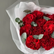 Пионовидные розы Ред Ай 11 3