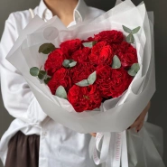 Пионовидные розы Ред Ай 11 2