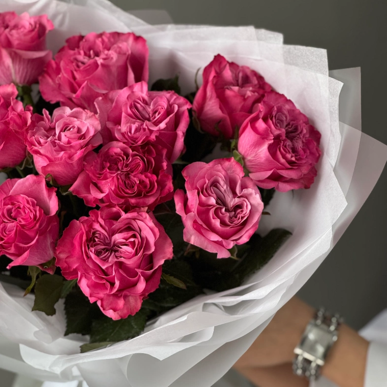 Пионовидные розы Кантри Блюз 11