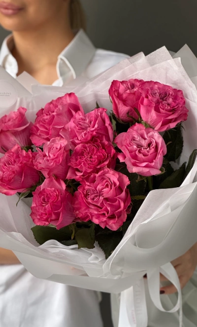 Пионовидные розы Кантри Блюз 11