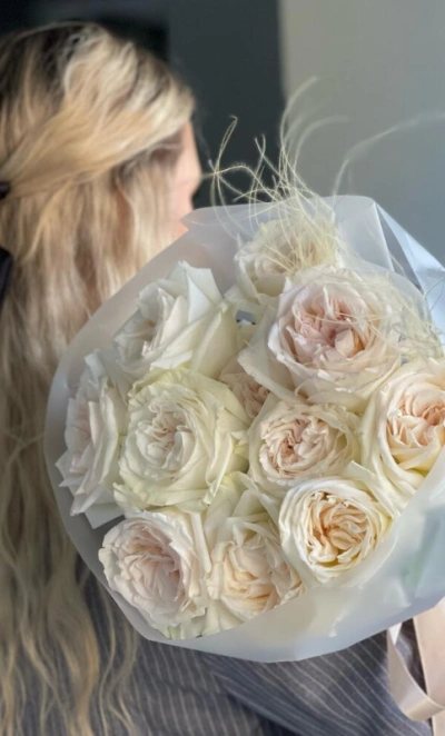 Парфюмированные розы «White O’hara» 11шт