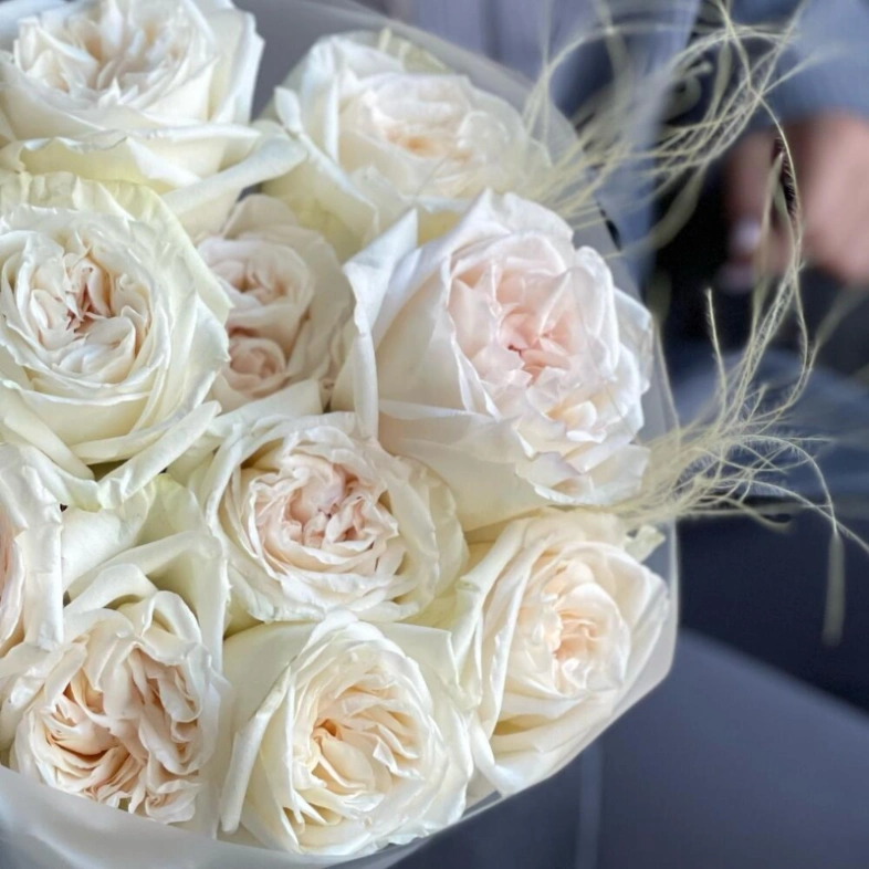 Парфюмированные розы &laquo;White O&rsquo;hara&raquo; 11шт