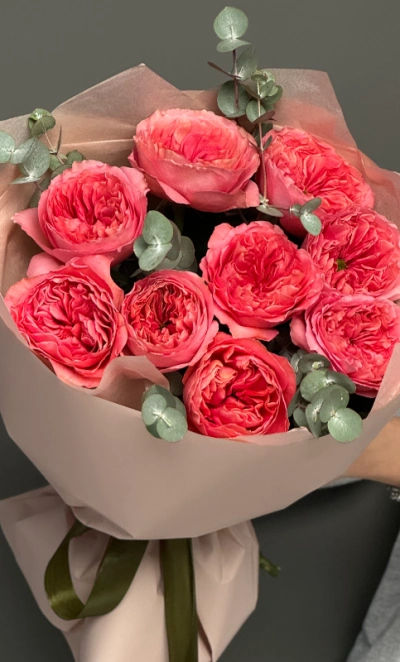 Розы с эвкалиптом «Кенди»