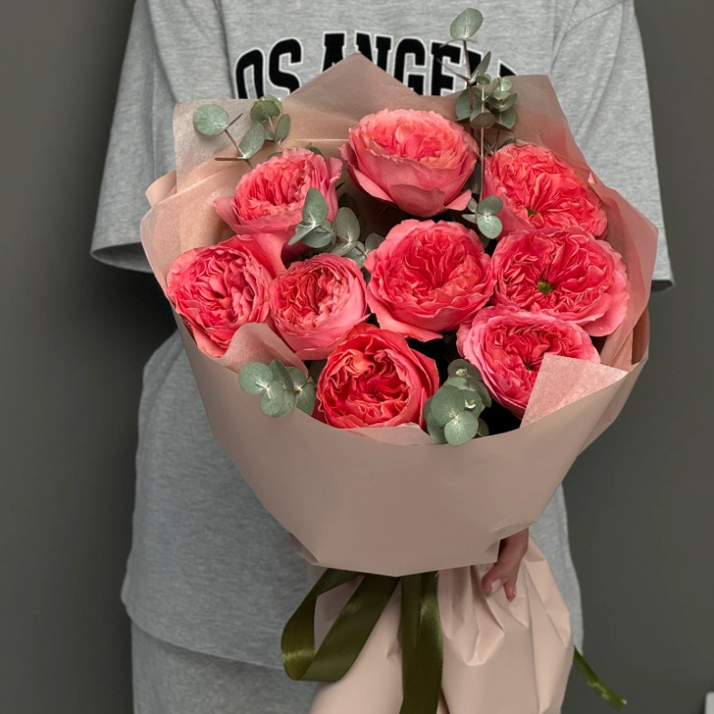 Розы с эвкалиптом «Кенди»