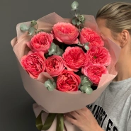 Розы с эвкалиптом «Кенди» 1