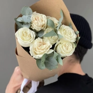 Белые розы Плая Бланка в крафте  4