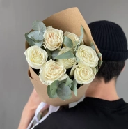 Белые розы Плая Бланка в крафте  1
