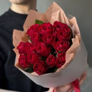 Красная роза кения 15шт в упаковке 1