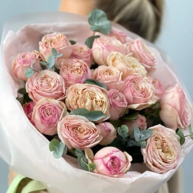 Любимой 💗5 кустовых роз тендрессе с эвкалиптом