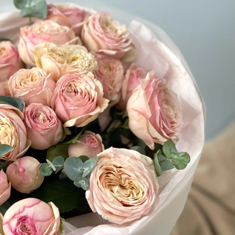 Любимой 💗5 кустовых роз тендрессе с эвкалиптом