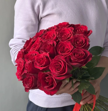 Роза красная классика 25