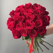 Роза красная классика 25 3
