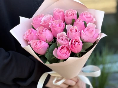 Роза кенийская розовая 15