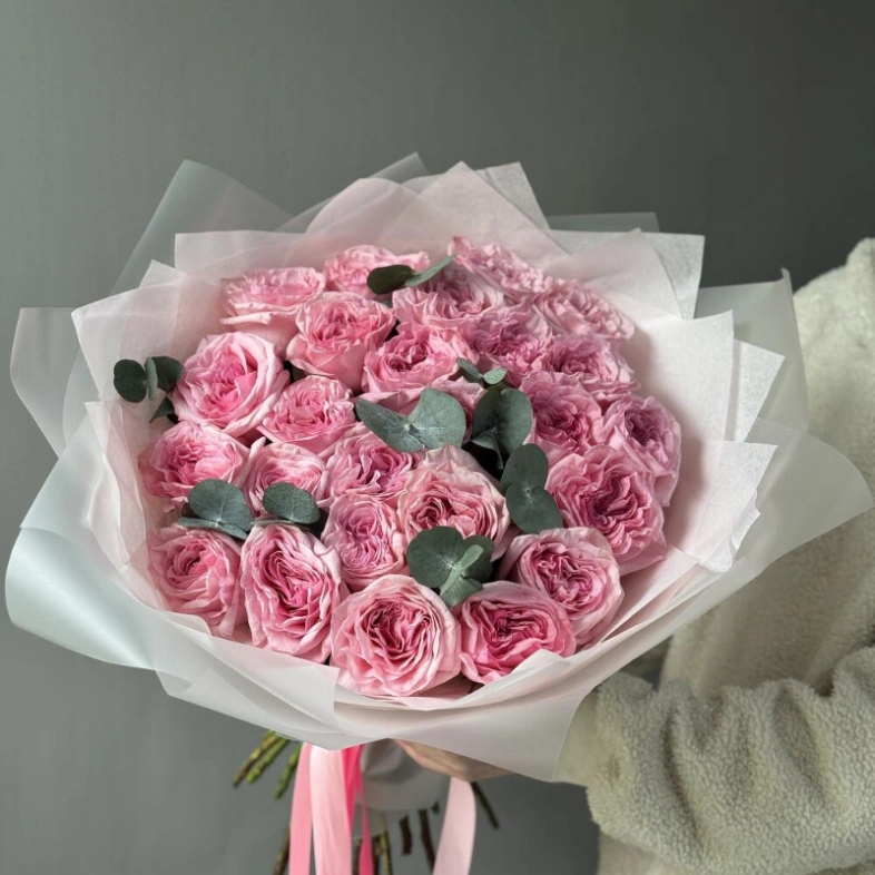 Шикарное моно из пионовидных роз