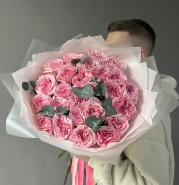 Шикарное моно из пионовидных роз