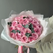 Шикарное моно из пионовидных роз 2