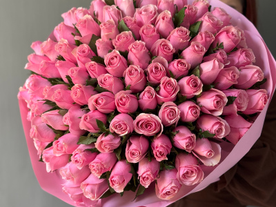 Букет из розовой кенийской розы 101