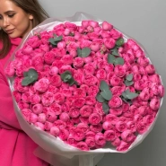 Букет кустовых роз «Море любви» 0