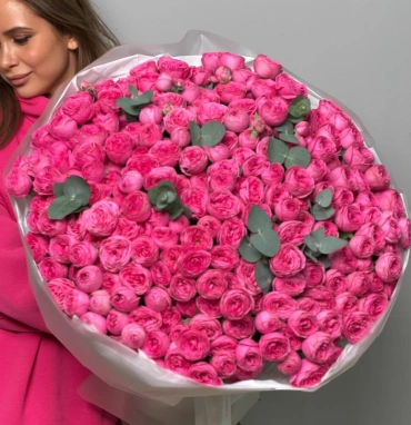 Букет кустовых роз «Море любви»