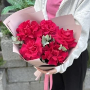 Букет «Яркая девочка» с розами 2