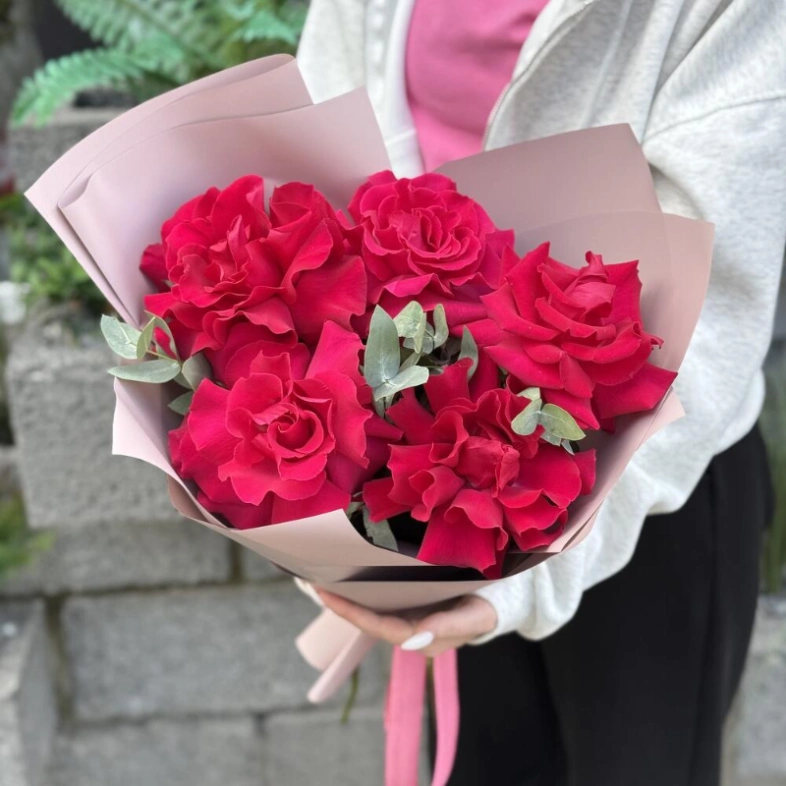 Букет «Яркая девочка» с розами