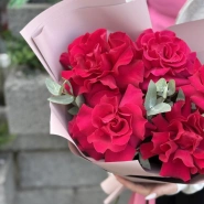 Букет «Яркая девочка» с розами 3