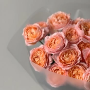 Шикарная Джульетта пионовидные кустовые розы 2